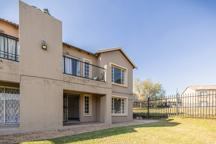 To Let 2 Bedroom Property for Rent in Wilgeheuwel Gauteng