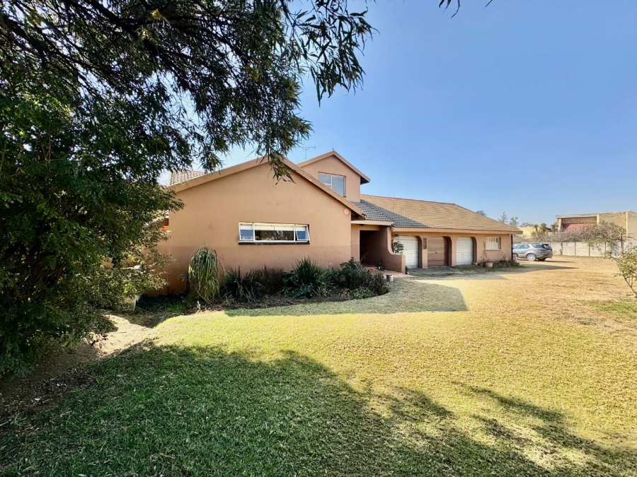 4 Bedroom Property for Sale in Bredell Gauteng