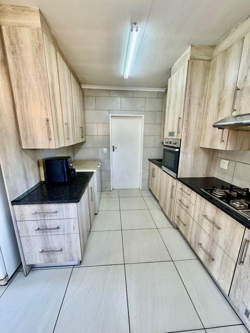 4 Bedroom Property for Sale in Bredell Gauteng