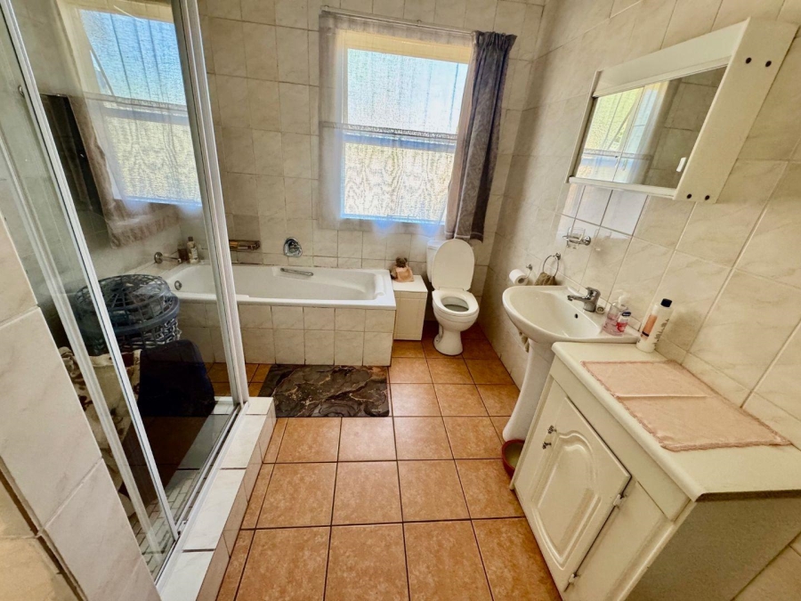 4 Bedroom Property for Sale in Bredell Gauteng