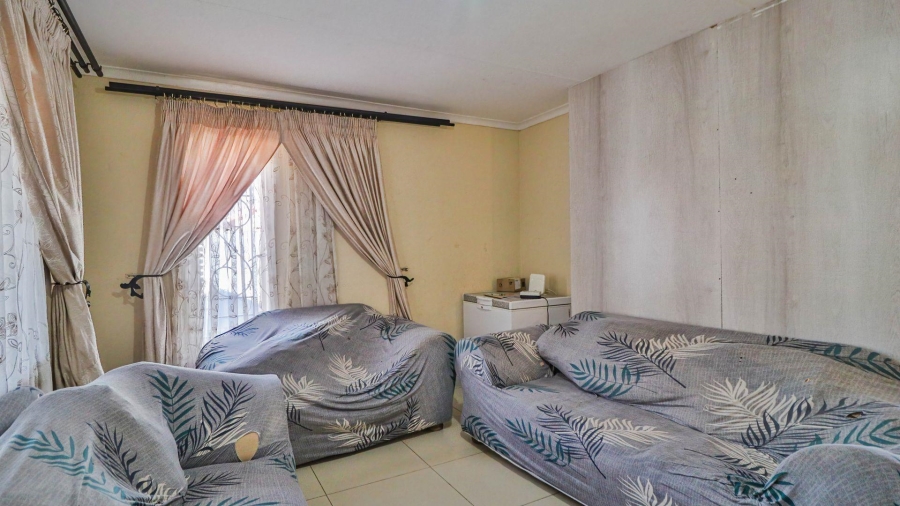 4 Bedroom Property for Sale in Rosslyn Gauteng