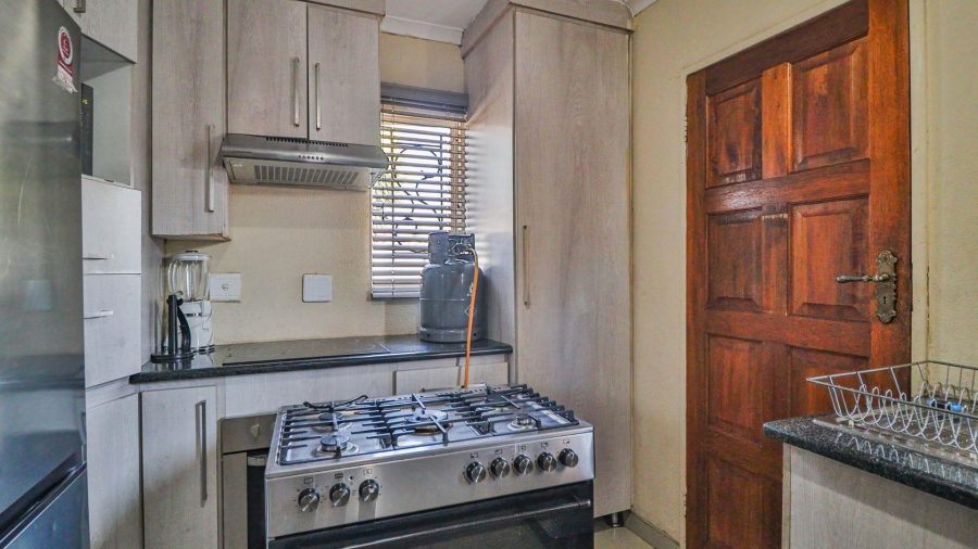4 Bedroom Property for Sale in Rosslyn Gauteng