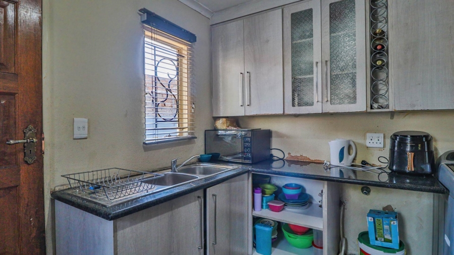 4 Bedroom Property for Sale in Rosslyn Gauteng