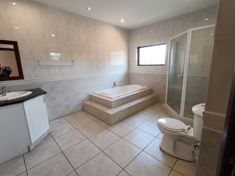 5 Bedroom Property for Sale in Meyersdal Gauteng