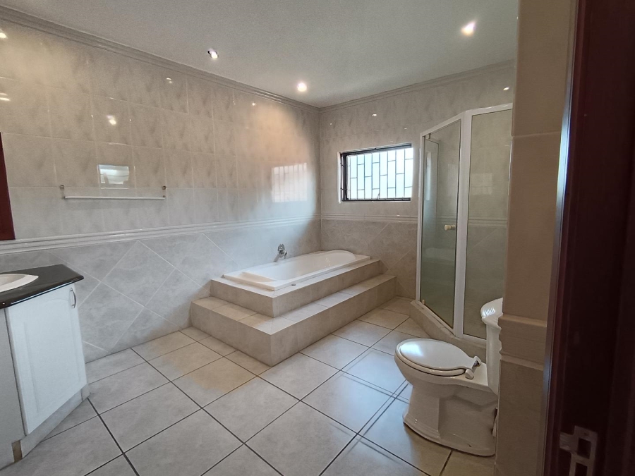 5 Bedroom Property for Sale in Meyersdal Gauteng