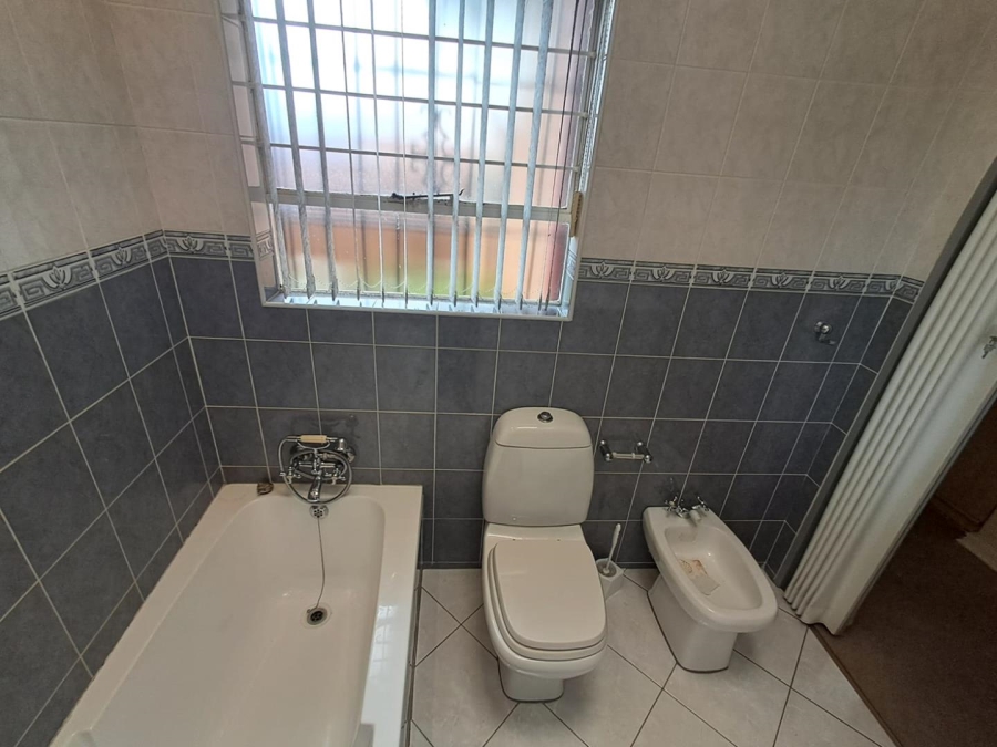 4 Bedroom Property for Sale in Glenvista Gauteng