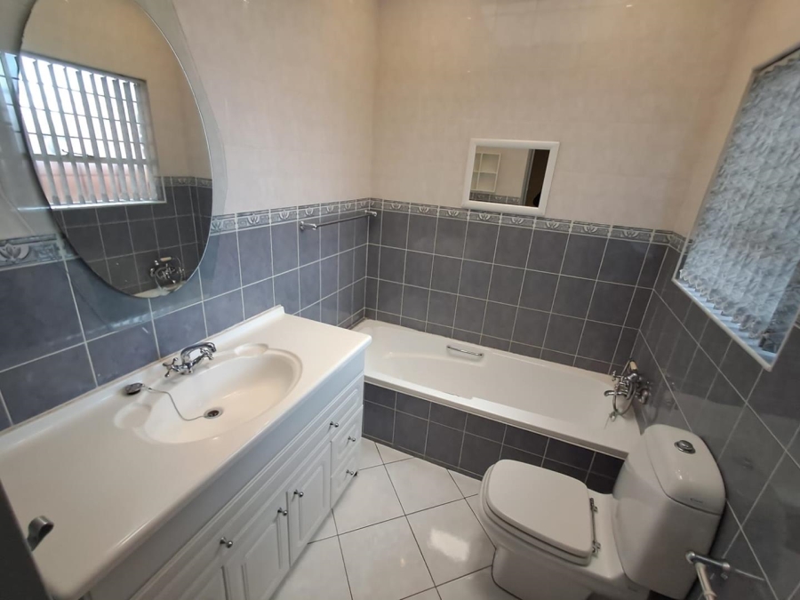 4 Bedroom Property for Sale in Glenvista Gauteng
