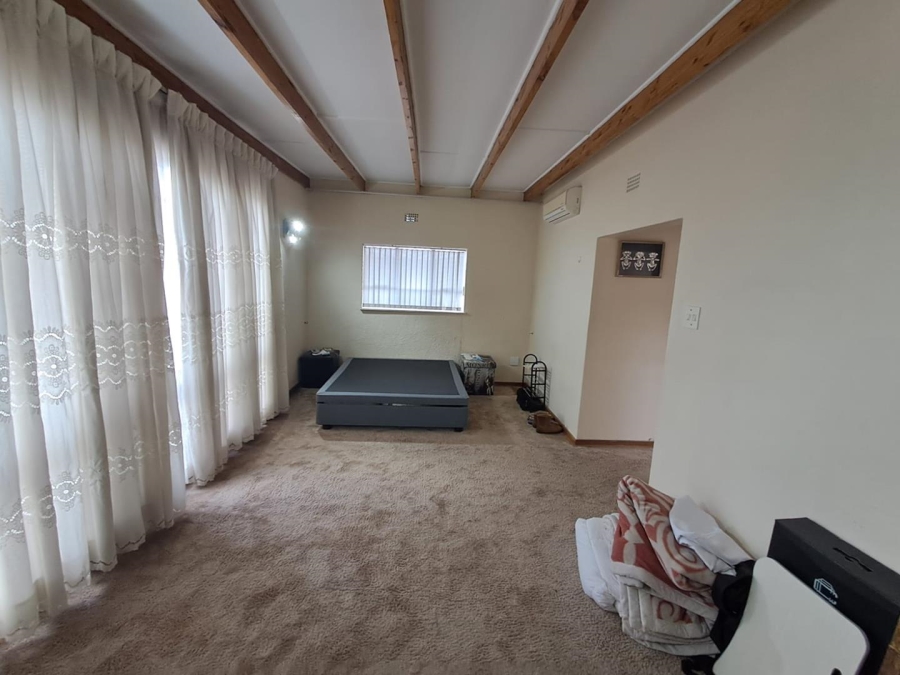 4 Bedroom Property for Sale in Glenvista Gauteng