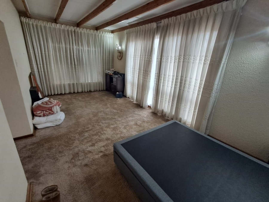 4 Bedroom Property for Sale in Glenvista Gauteng