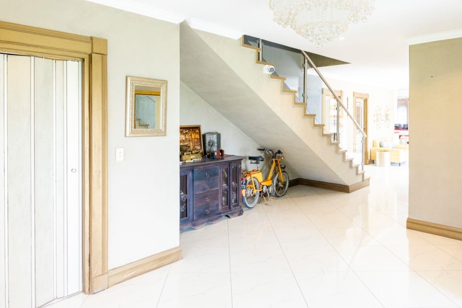 4 Bedroom Property for Sale in Blue Hills Gauteng