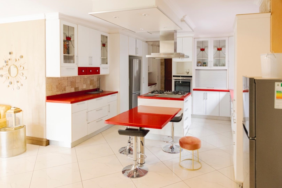 4 Bedroom Property for Sale in Blue Hills Gauteng