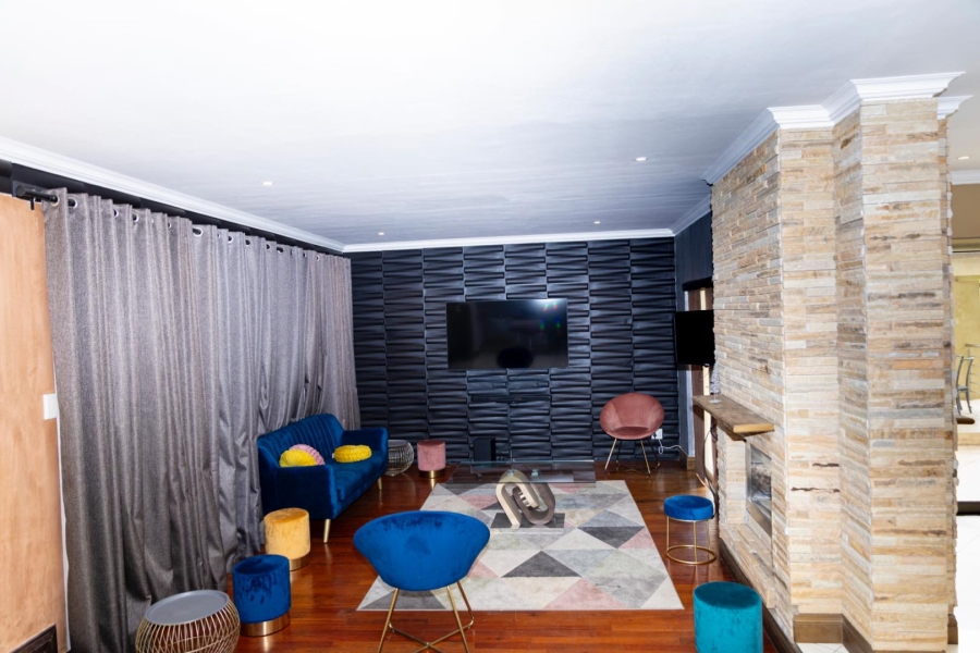 4 Bedroom Property for Sale in Blue Hills Gauteng