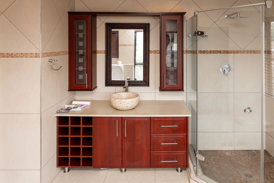 4 Bedroom Property for Sale in Blue Hills Gauteng