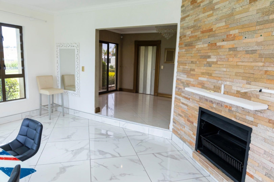 4 Bedroom Property for Sale in Blue Hills Gauteng