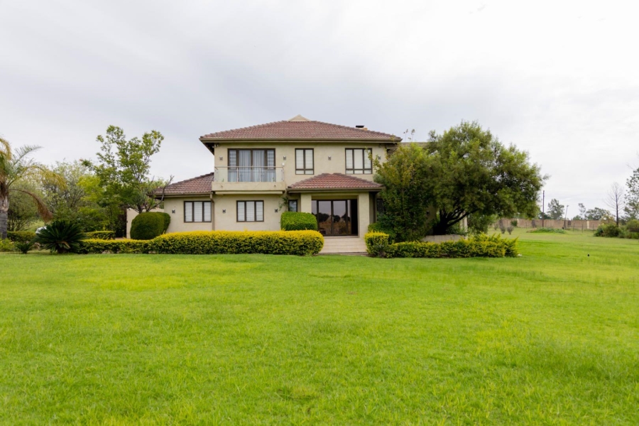4 Bedroom Property for Sale in Blue Hills Gauteng