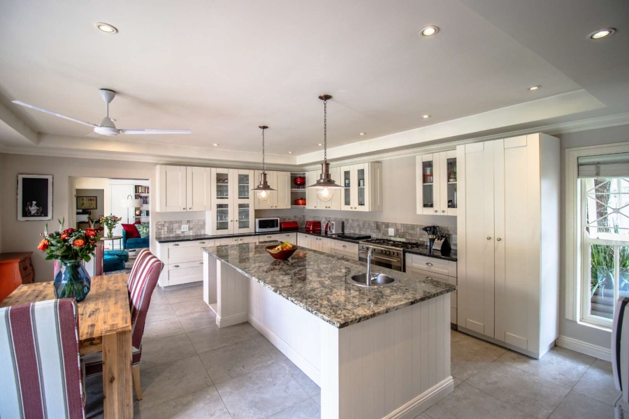 4 Bedroom Property for Sale in Hurlingham Gauteng