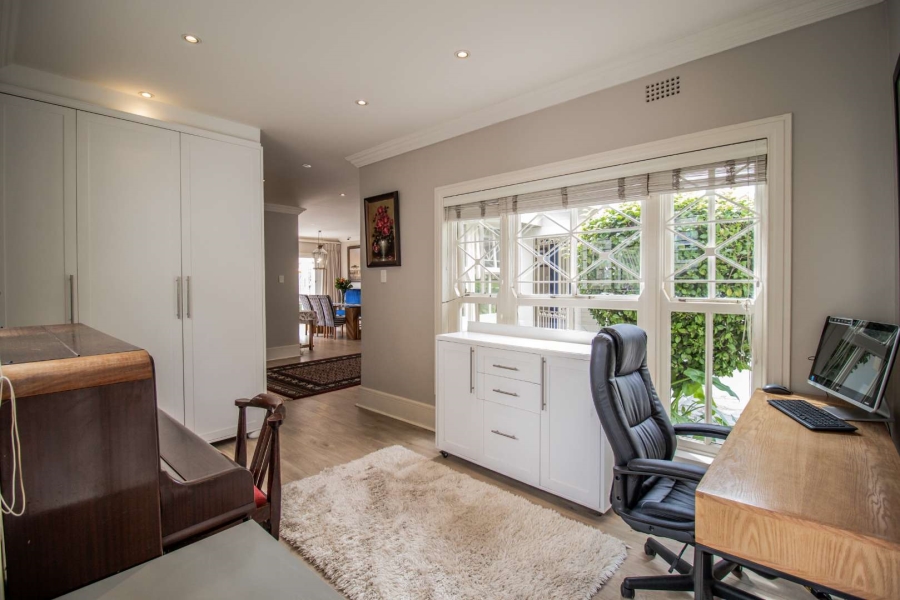 4 Bedroom Property for Sale in Hurlingham Gauteng