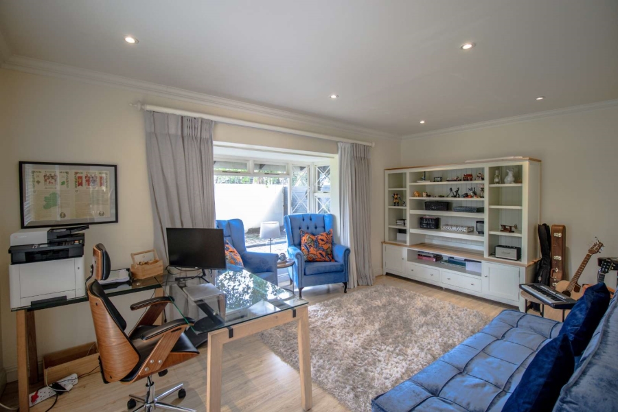 4 Bedroom Property for Sale in Hurlingham Gauteng