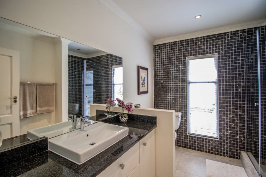 4 Bedroom Property for Sale in Hurlingham Gauteng