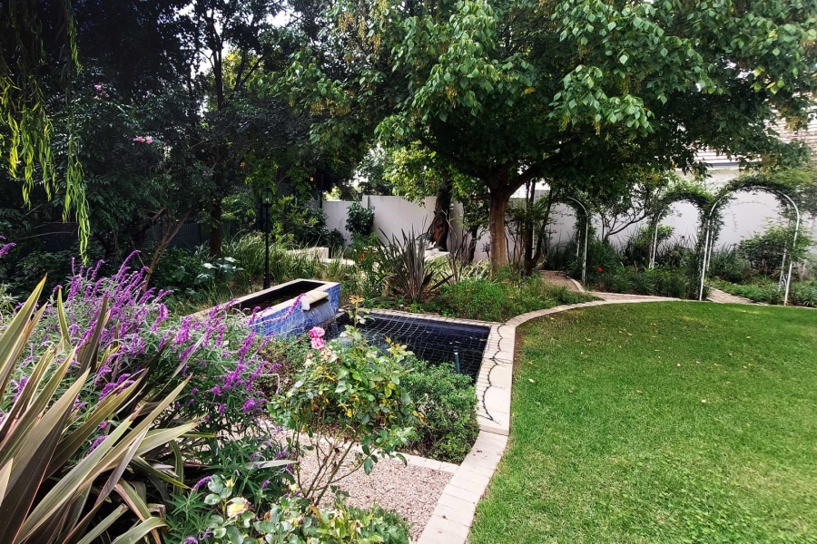 4 Bedroom Property for Sale in Hurlingham Gauteng