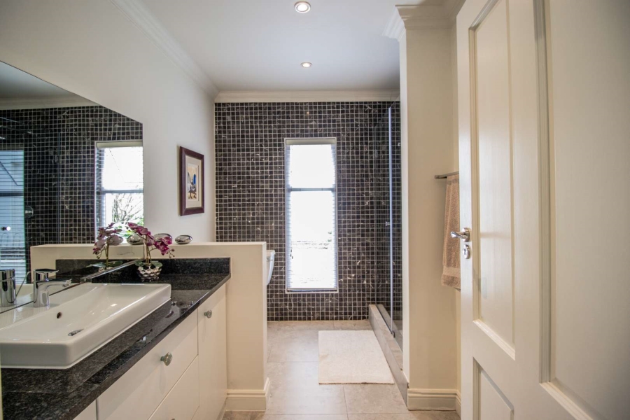 4 Bedroom Property for Sale in Hurlingham Gauteng
