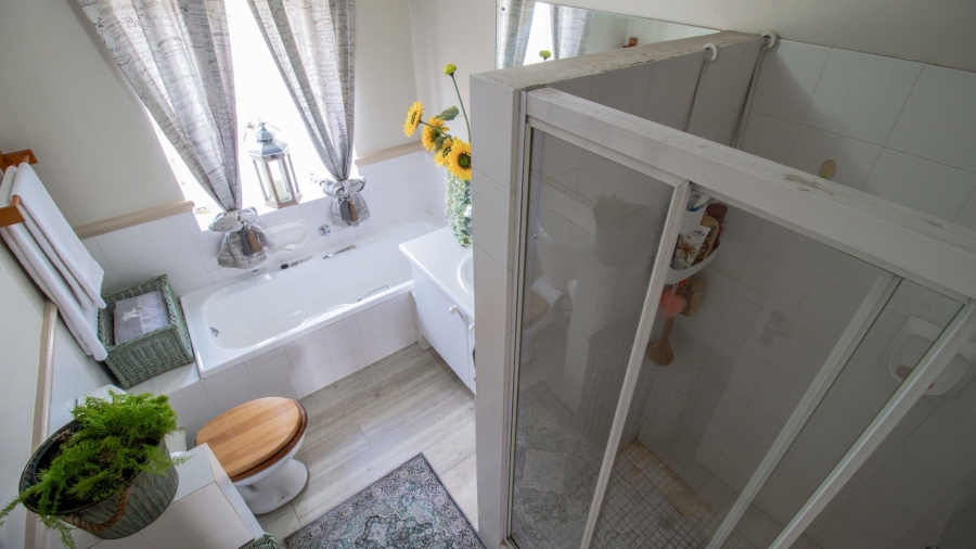2 Bedroom Property for Sale in Kelland Gauteng