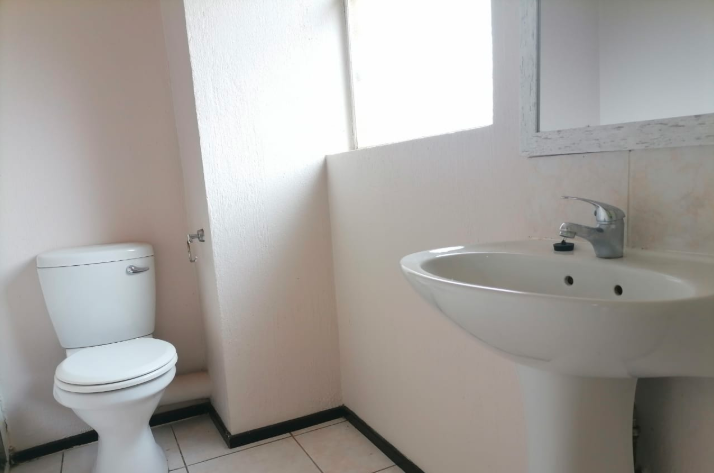 2 Bedroom Property for Sale in Honeydew Gauteng