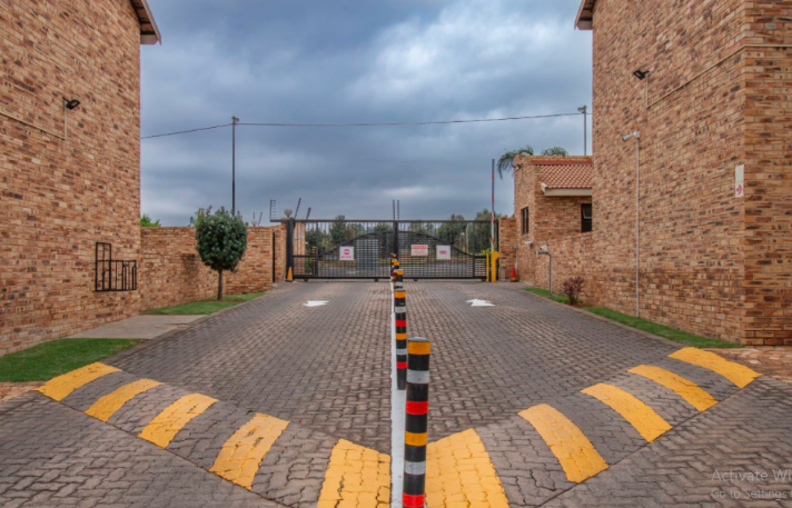 2 Bedroom Property for Sale in Honeydew Gauteng