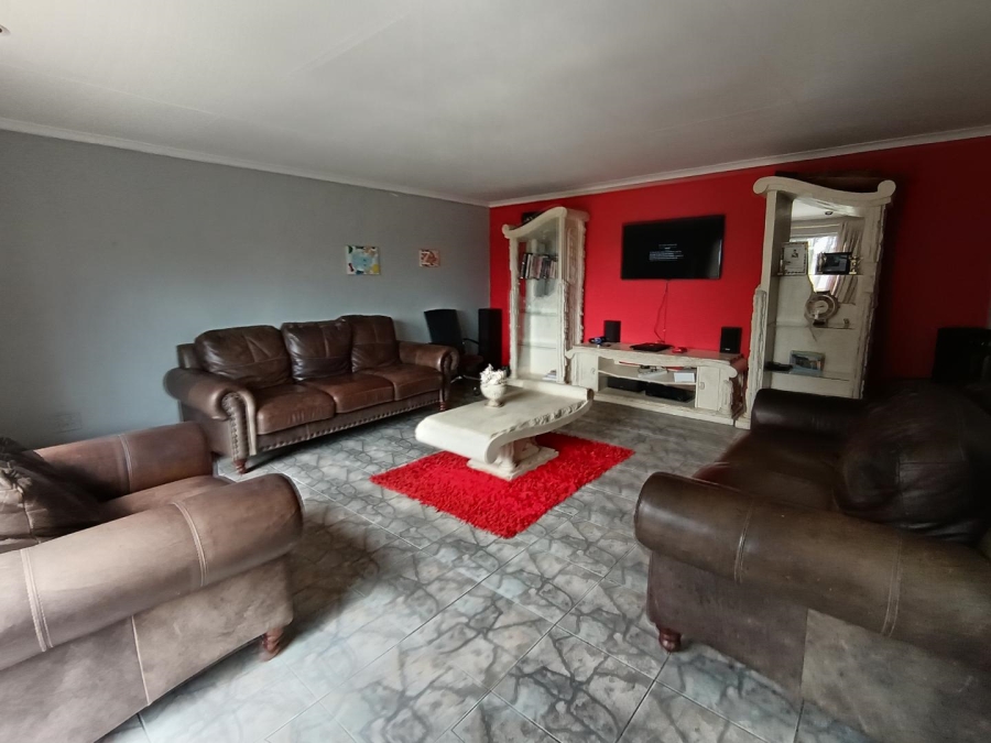4 Bedroom Property for Sale in Brackenhurst Gauteng