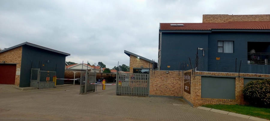 2 Bedroom Property for Sale in Pomona Gauteng