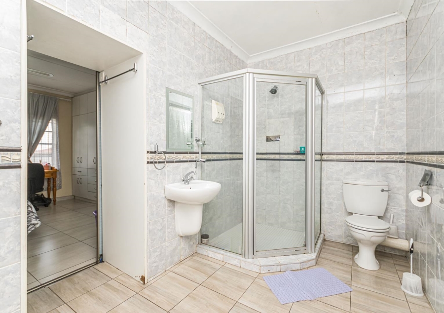 To Let 3 Bedroom Property for Rent in Florida North Gauteng