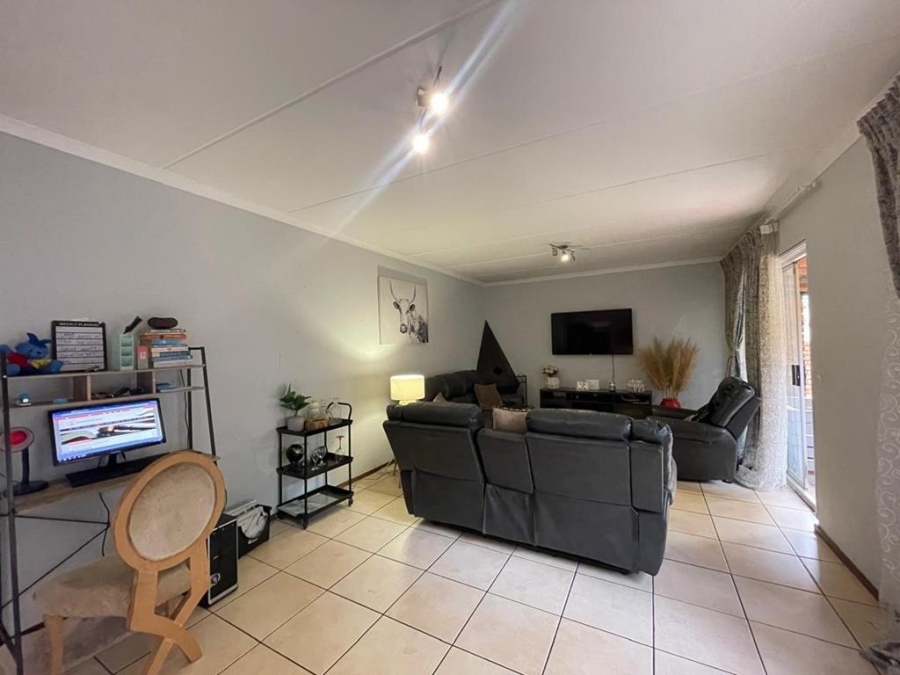3 Bedroom Property for Sale in Willowbrook Gauteng