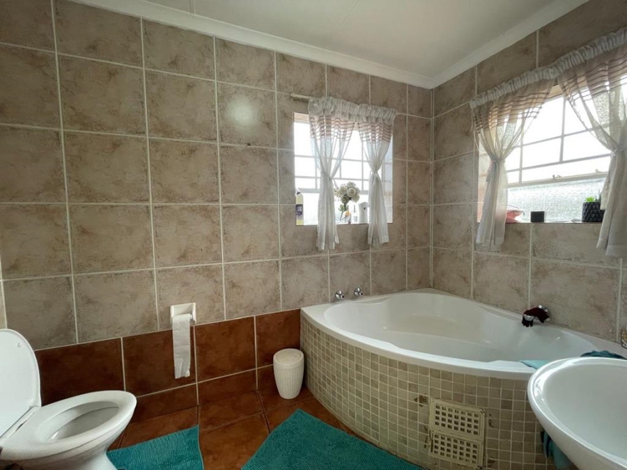 3 Bedroom Property for Sale in Willowbrook Gauteng