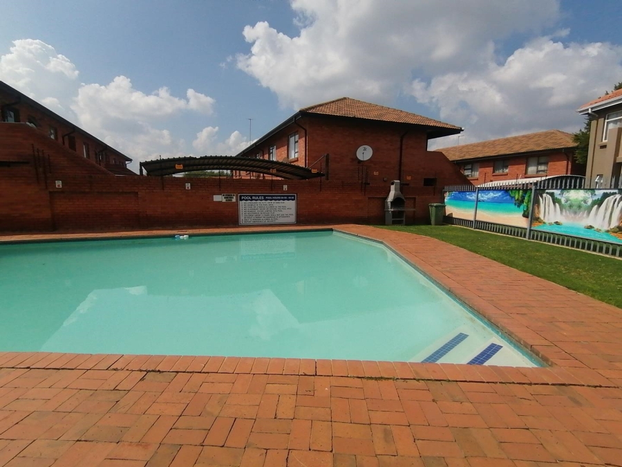 To Let 2 Bedroom Property for Rent in Florentia Gauteng