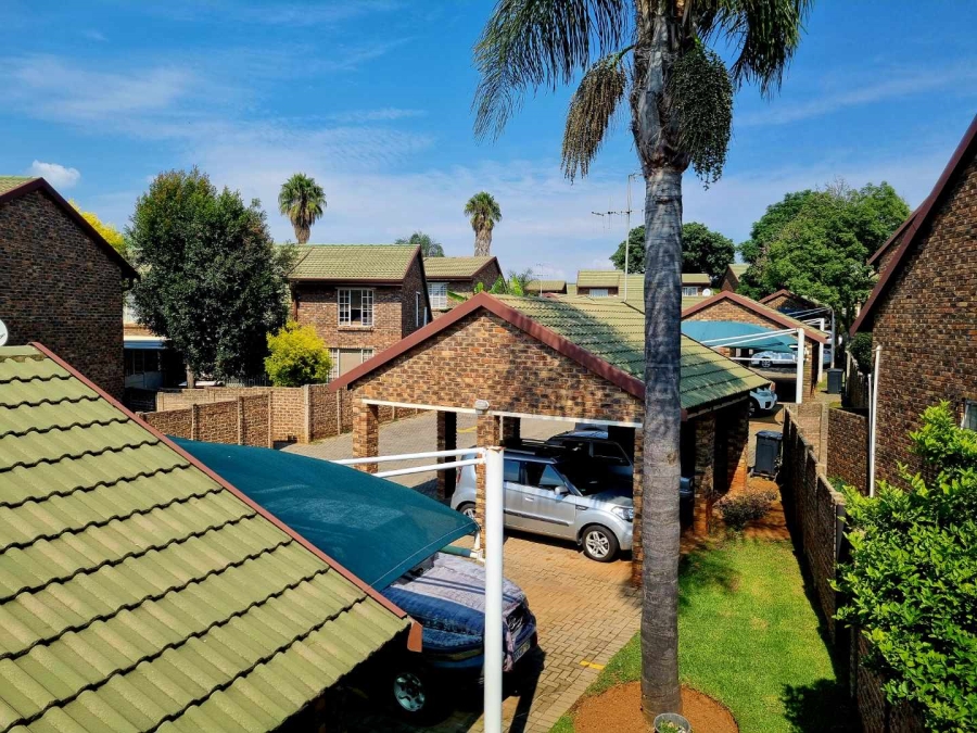 2 Bedroom Property for Sale in Noordwyk Gauteng