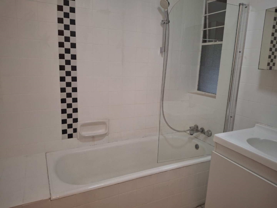 To Let 1 Bedroom Property for Rent in Sandown Gauteng