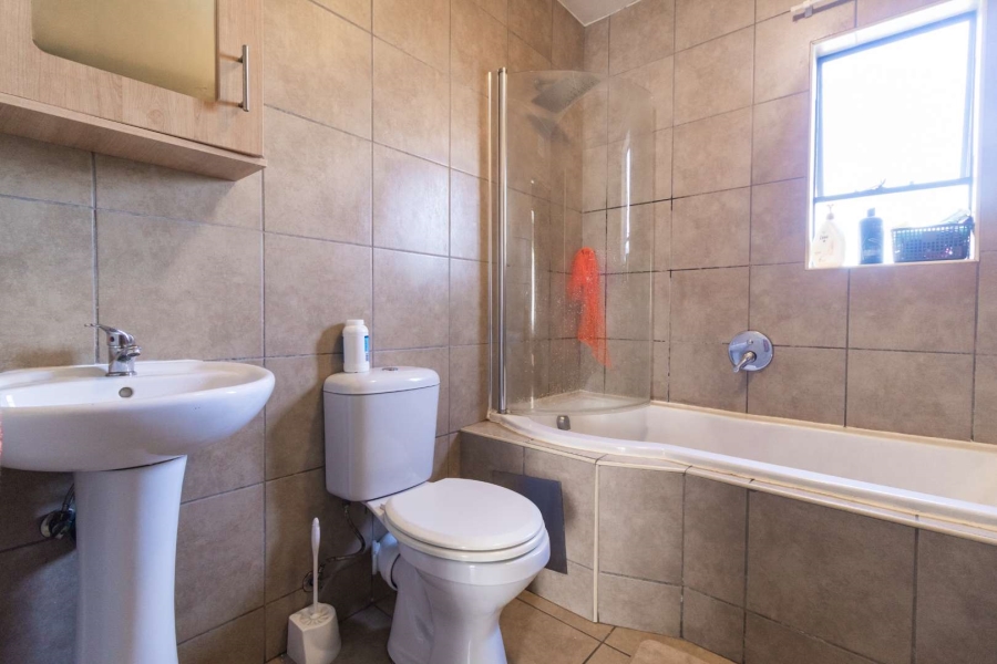 2 Bedroom Property for Sale in Alveda Park Gauteng