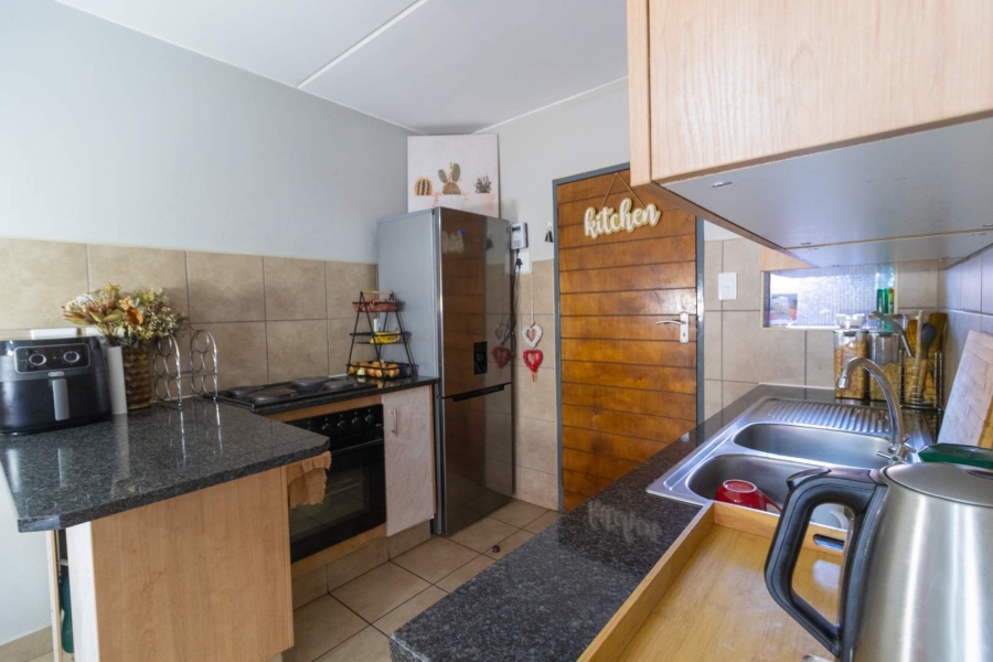 2 Bedroom Property for Sale in Alveda Park Gauteng