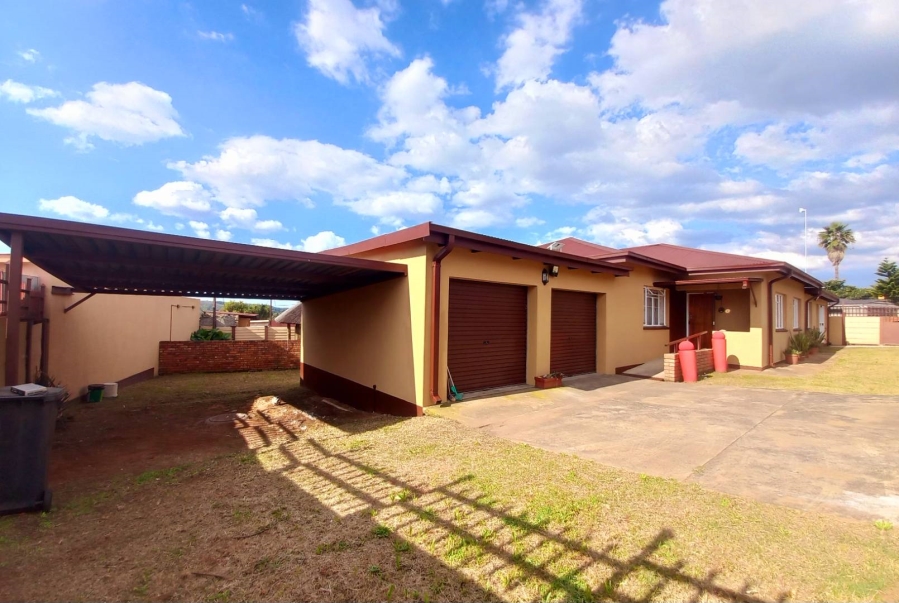 3 Bedroom Property for Sale in West Park Gauteng