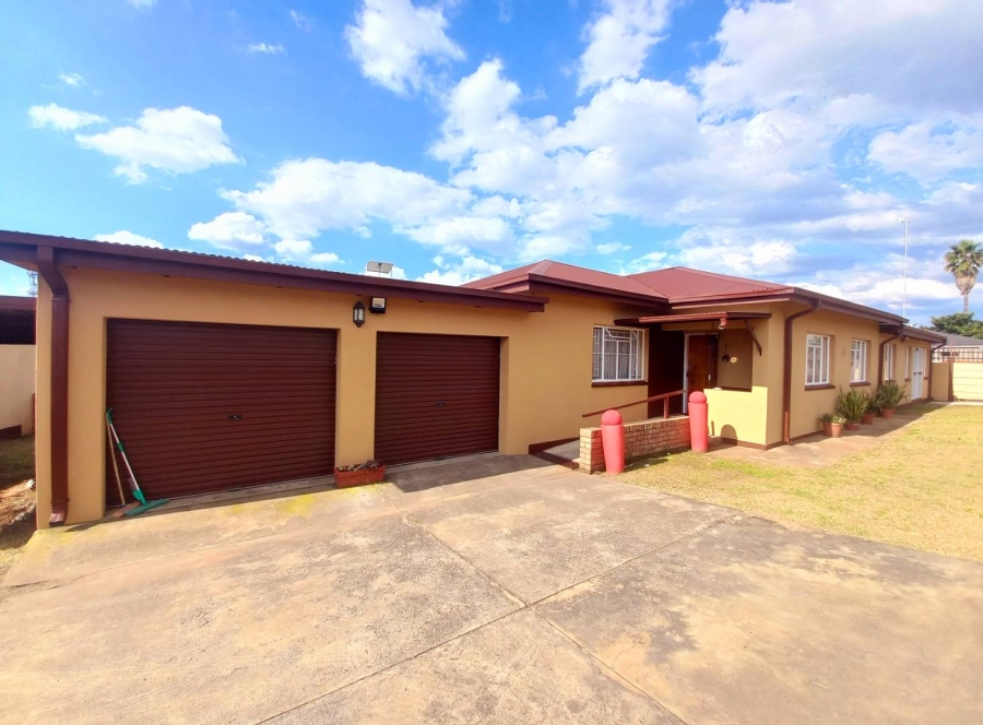3 Bedroom Property for Sale in West Park Gauteng