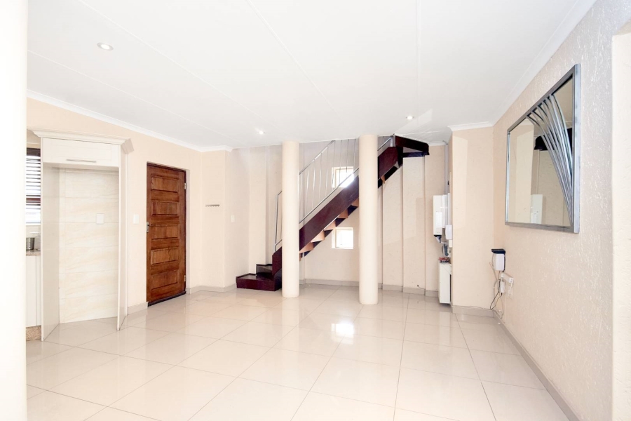 2 Bedroom Property for Sale in Boskruin Gauteng