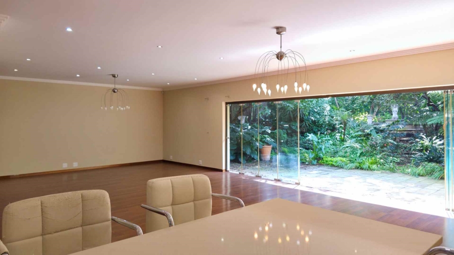 To Let 4 Bedroom Property for Rent in Sandown Gauteng