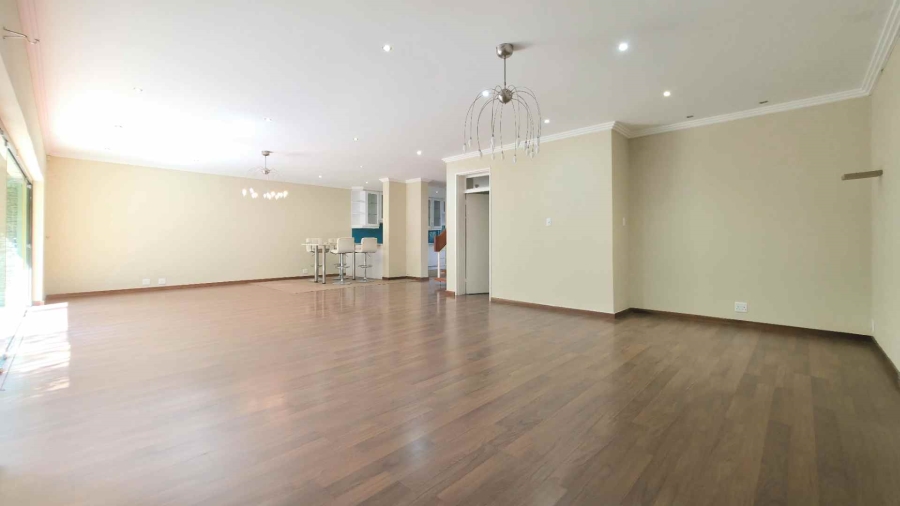 To Let 4 Bedroom Property for Rent in Sandown Gauteng
