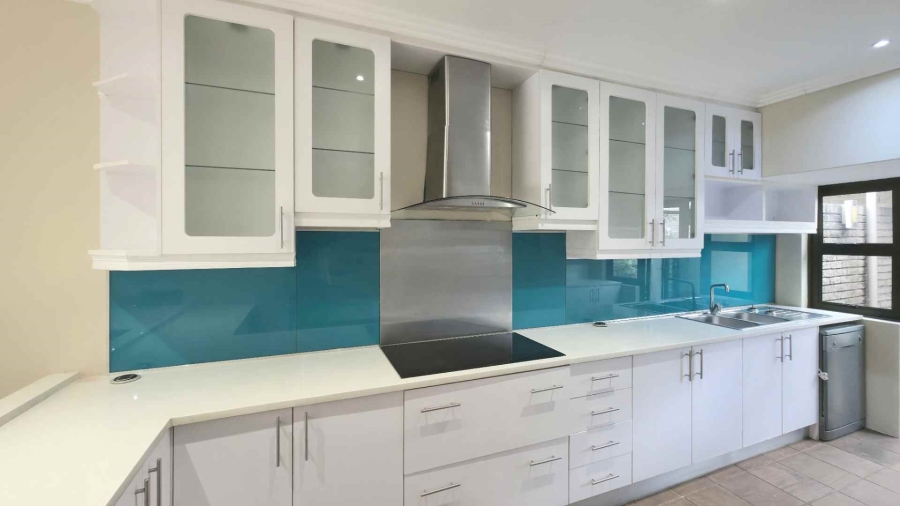 To Let 4 Bedroom Property for Rent in Sandown Gauteng