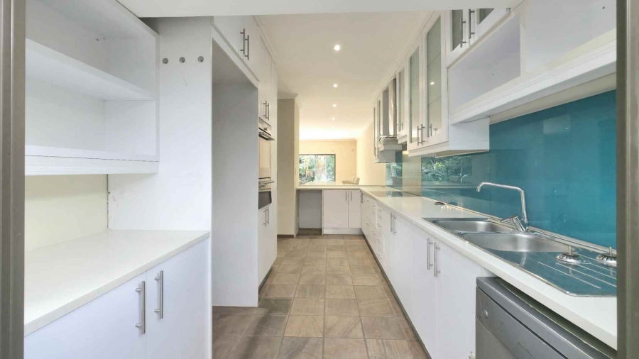 To Let 4 Bedroom Property for Rent in Sandown Gauteng