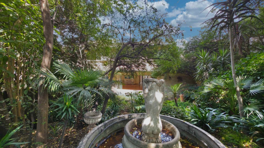 To Let 4 Bedroom Property for Rent in Sandown Gauteng