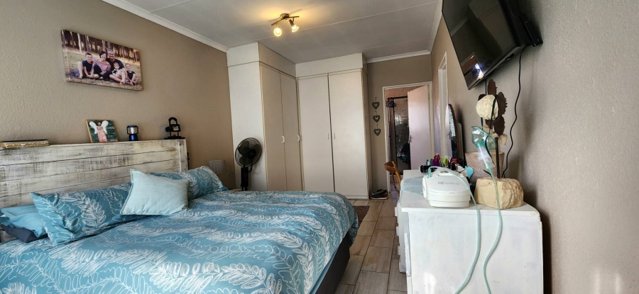 To Let 3 Bedroom Property for Rent in New Redruth Gauteng