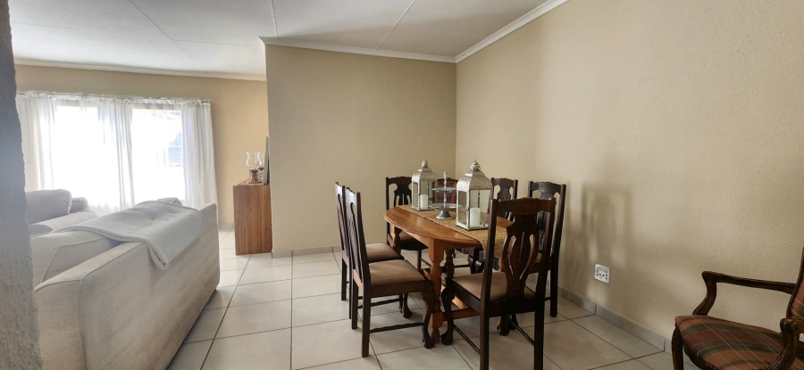 To Let 3 Bedroom Property for Rent in New Redruth Gauteng