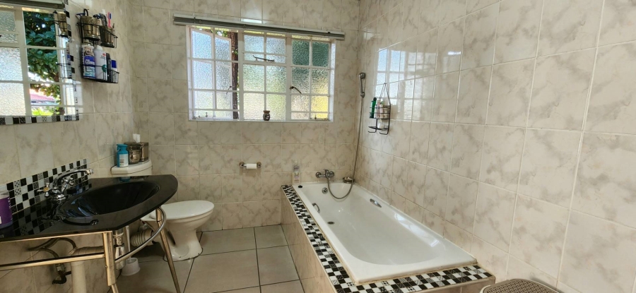 To Let 3 Bedroom Property for Rent in New Redruth Gauteng