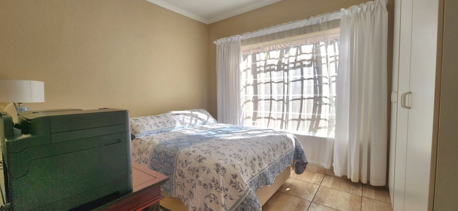 To Let 3 Bedroom Property for Rent in New Redruth Gauteng
